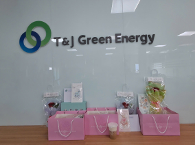 CÔNG TY TNHH NĂNG LƯỢNG XANH T&J RỘN RÀNG CHÀO MỪNG NGÀY PHỤ NỮ VIỆT NAM 20/10/2025